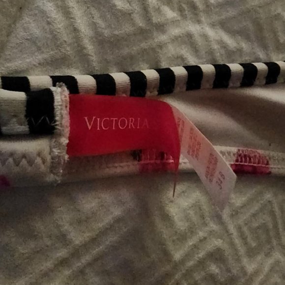Victoria's Secret Bikini Swim Top - Size 34B - Picture 6 of 7